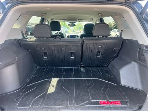 Used 2024 GMC Terrain SLE w/ Driver Convenience Package AWD/4WD image 16