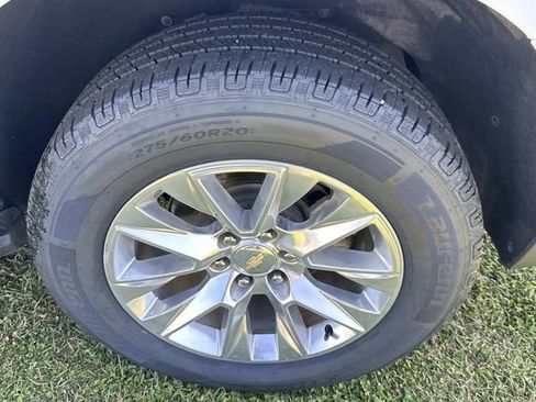 Used 2023 Chevrolet Suburban Premier image 21