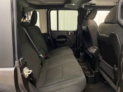 Used 2024 Jeep Wrangler Unlimited Rubicon 4xe AWD/4WD image 18