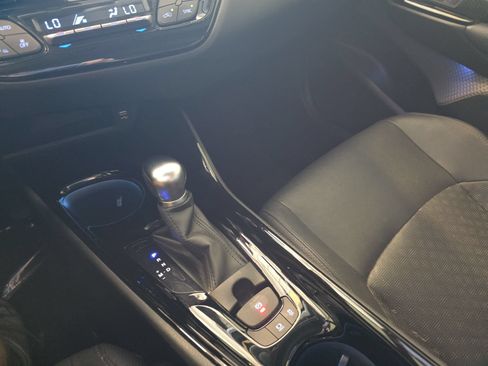 Used 2021 Toyota C-HR Limited FWD image 24