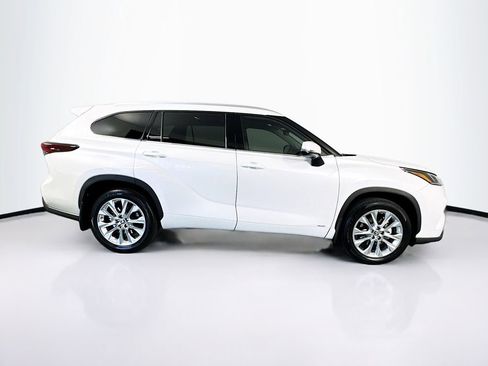 Used 2024 Toyota Highlander Limited AWD/4WD image 11