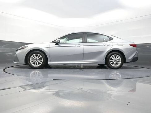 Used 2025 Toyota Camry LE FWD image 33