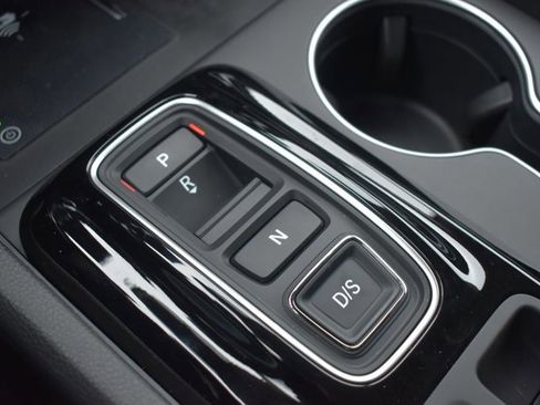 New 2025 Honda Pilot Touring image 15