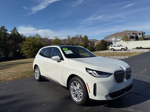 Used 2025 BMW X3 xDrive30i w/ Convenience Package image 7
