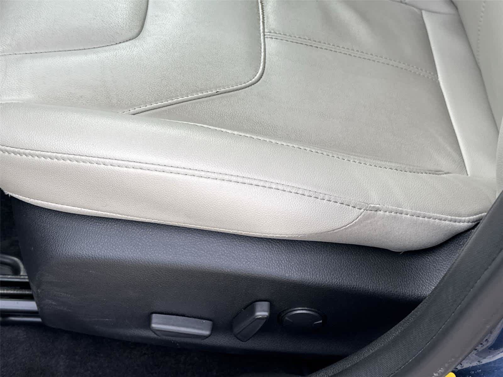 Used 2018 Ford Focus Titanium FWD image 13