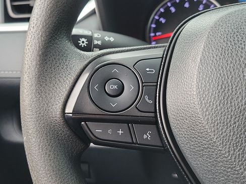 Used 2020 Toyota RAV4 LE FWD image 28