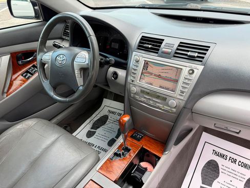 Used 2010 Toyota Camry XLE FWD image 13