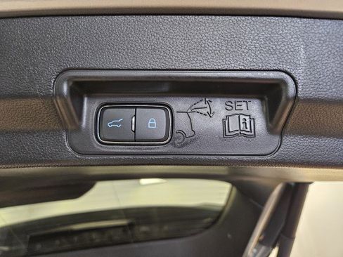 Used 2022 Ford Explorer Limited w/ Equipment Group 301A image 26