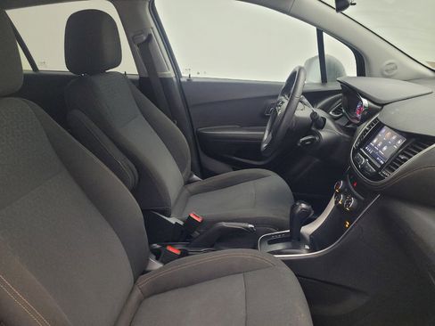 Used 2020 Chevrolet Trax LS w/ Tint and Cruise Package FWD image 21