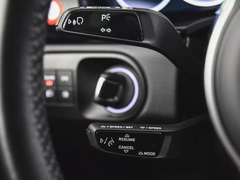 Used 2022 Porsche Cayenne Platinum Edition image 23