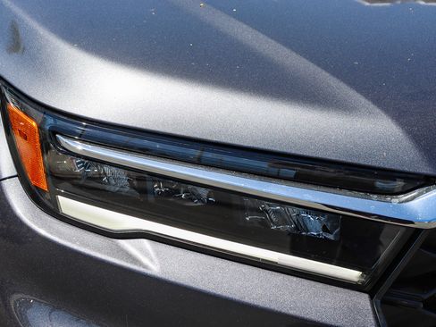 Used 2025 Honda Pilot Touring image 6