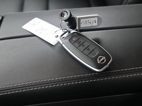 Used 2026 Nissan Rogue SL AWD/4WD image 9