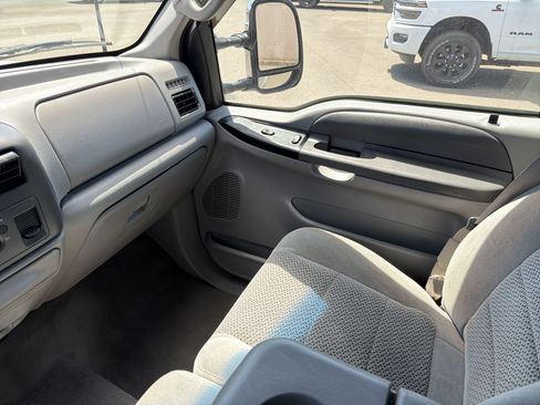Used 2001 Ford F250 XLT RWD image 25