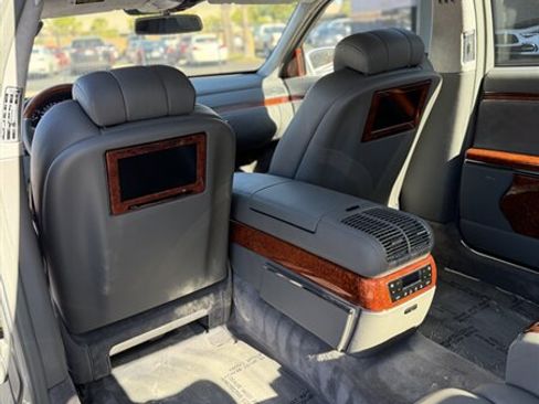 Used 2005 Maybach 62 image 11