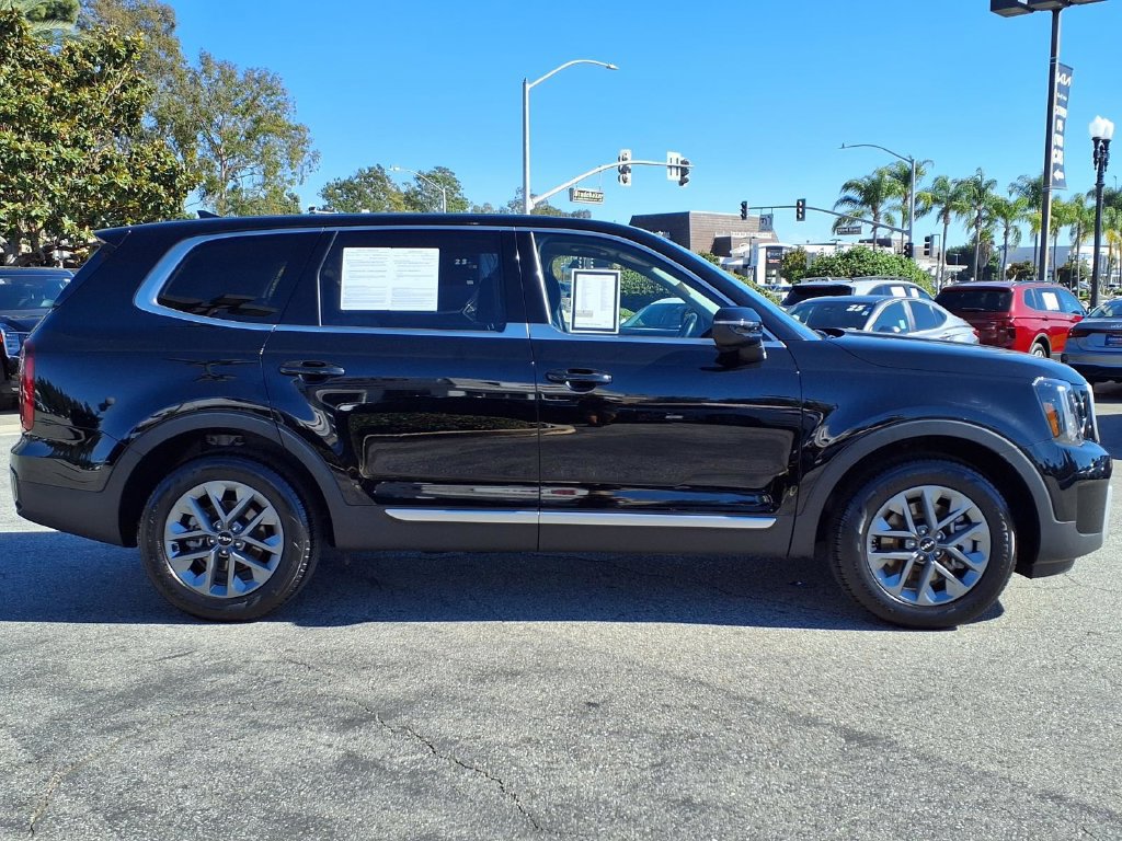 Certified 2024 Kia Telluride LX FWD image 6