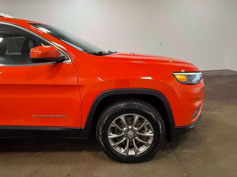 Used 2021 Jeep Cherokee Latitude Lux w/ Comfort/Convenience Group AWD/4WD image 31
