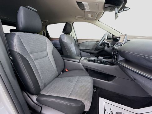 Used 2023 Nissan Rogue SV FWD image 30