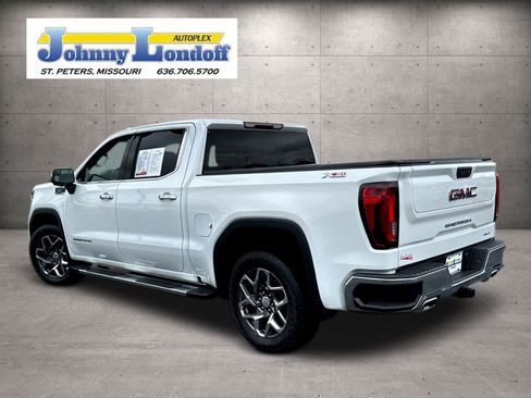 Used 2022 GMC Sierra 1500 SLT image 3