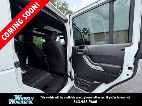 Used 2018 Jeep Wrangler Unlimited Sahara AWD/4WD image 21