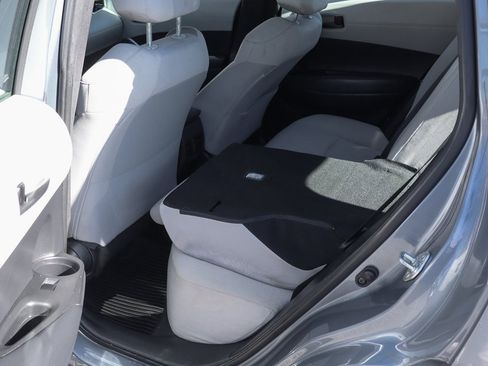 Used 2022 Toyota Corolla Cross L image 34