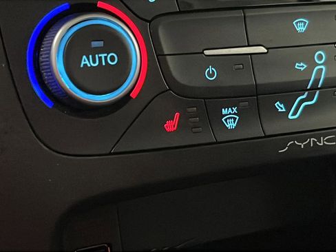 Used 2018 Ford Focus SEL w/ Cold Weather Package FWD image 35