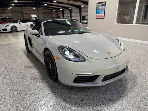 Used 2019 Porsche 718 Boxster RWD image 47