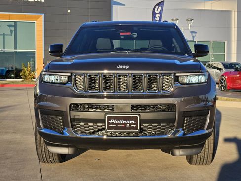 New 2025 Jeep Grand Cherokee L Laredo image 6