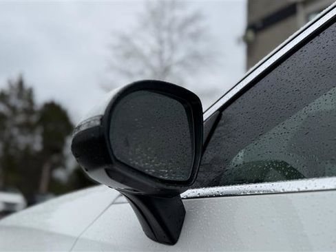 Used 2024 Mercedes-Benz GLC 300 4MATIC image 28