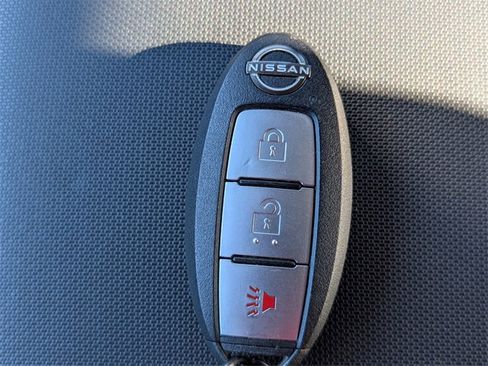 Used 2022 Nissan Frontier SV w/ Technology Package image 26