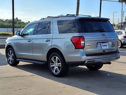 Used 2024 Ford Expedition XLT RWD image 6