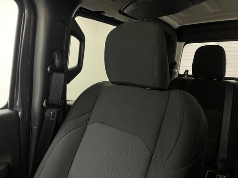 Used 2023 Jeep Gladiator Sport AWD/4WD image 42
