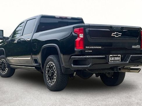 Used 2024 Chevrolet Silverado 2500 High Country w/ High Country Premium Package AWD/4WD image 16
