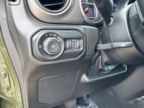 Used 2022 Jeep Wrangler Unlimited Sport AWD/4WD image 30