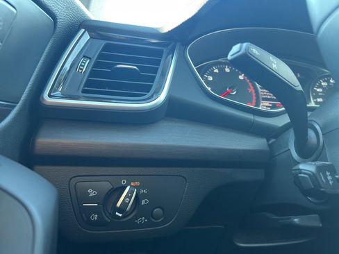 Used 2025 Audi Q5 2.0T Premium image 13