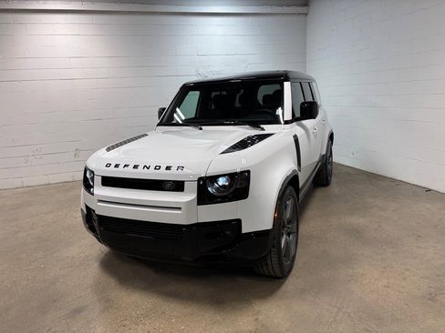 New 2025 Land Rover Defender 110 V8 image 2