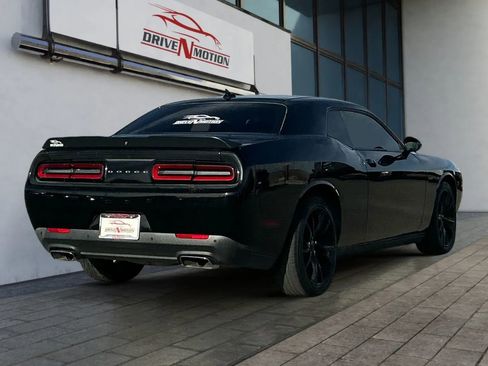Used 2016 Dodge Challenger R/T Plus image 4