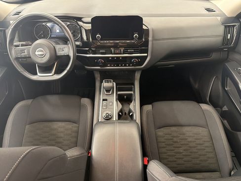 Used 2025 Nissan Pathfinder SV AWD/4WD image 16