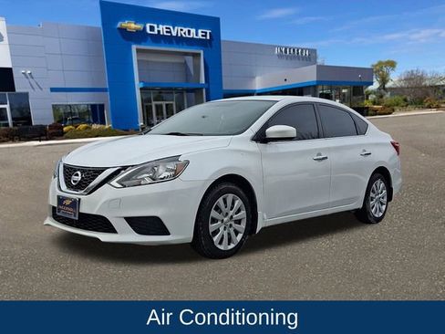 Used 2017 Nissan Sentra SV image 4