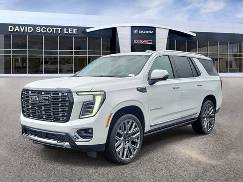 Used 2025 GMC Yukon Denali Ultimate AWD/4WD image 2