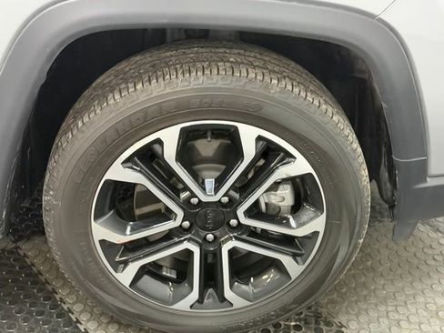 Certified 2024 Jeep Compass Limited image 14