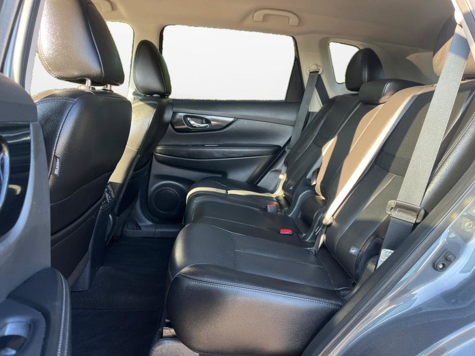 Used 2019 Nissan Rogue SL AWD/4WD image 12