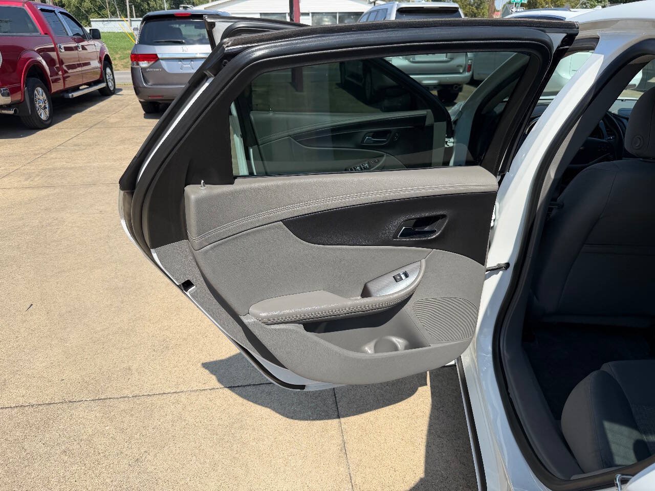 Used 2015 Chevrolet Impala LS FWD image 12