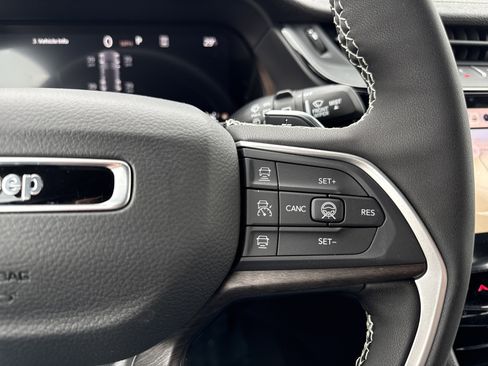 New 2026 Jeep Grand Cherokee Altitude AWD/4WD image 26