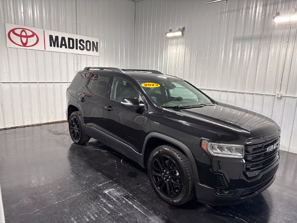 Used 2023 GMC Acadia SLT w/ Elevation Edition FWD image 4