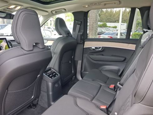 New 2026 Volvo XC90 T8 Plus w/ Protection Package Premier AWD/4WD image 5
