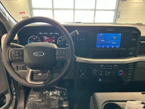 New 2025 Ford F250 XLT image 8