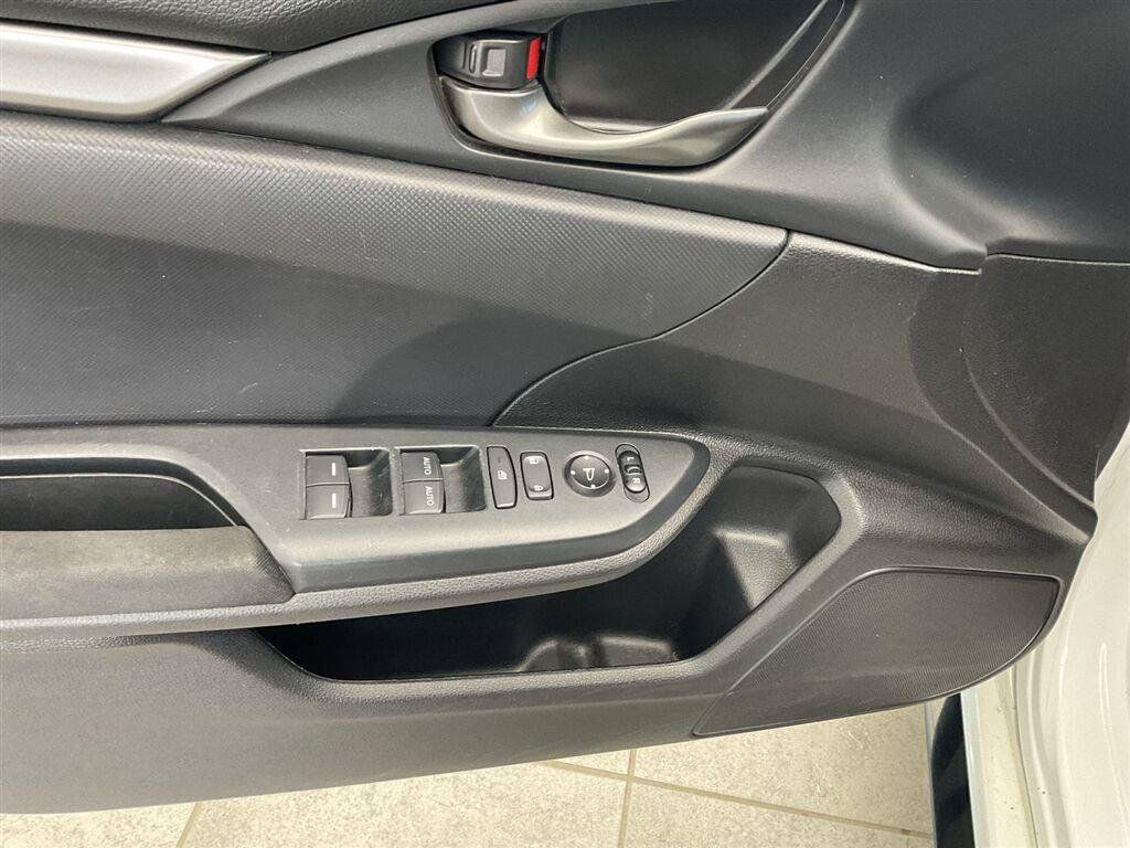 Used 2018 Honda Civic Sport image 22