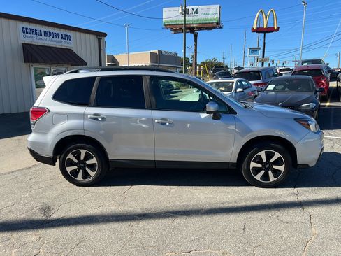 Used 2018 Subaru Forester 2.5i Premium w/ All-Weather Package image 14