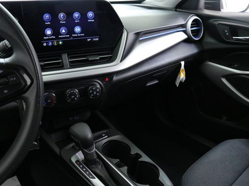 Certified 2024 Chevrolet Trax LS image 18