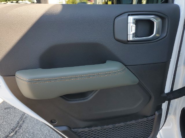New 2026 Jeep Gladiator Mojave AWD/4WD image 16